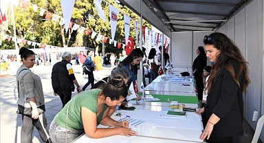 Bornova İstihdam Fuarı büyük bir dayanışmaya dönüştü