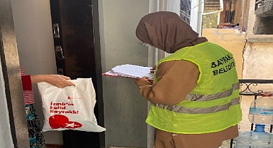 Bayraklı Belediyesinden kıyafet ve hijyen malzemesi desteği