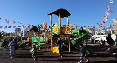 Bayraklı’da 21 yeni, revize edilen 68 park açıldı