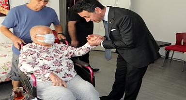 Yaşlı Destek Hattı’ Kurdu