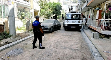 Bayraklı'da Hurda Araçlar Kaldırılıyor