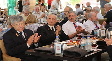 Başkan Önal, gazilerle bir araya geldi