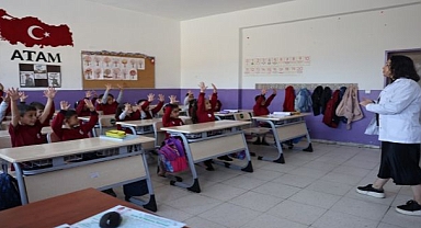 Dünya El yıkama günü’nde öğrencilere sağlık dersi