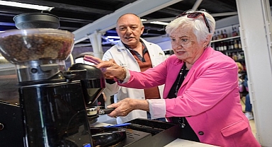 Torunlara kahve sözü: İleri yaş baristalar iş başında