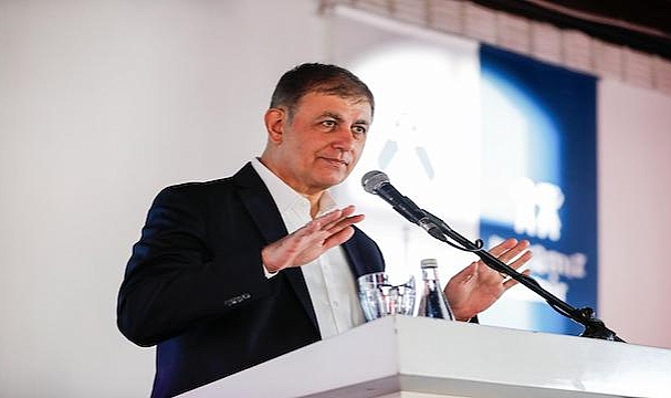 Başkan Tugay’dan TCDD’ye İZBAN çıkışı: “Ray kirasını kaldırın, 90 dakika hemen gelsin”