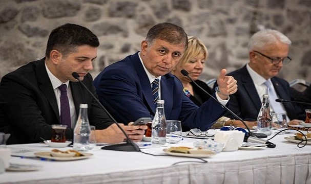 Başkan Tugay: Önceliğimiz bertaraf tesisleri