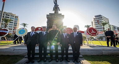 CHP İzmir Atatürk’ü minnetle andı