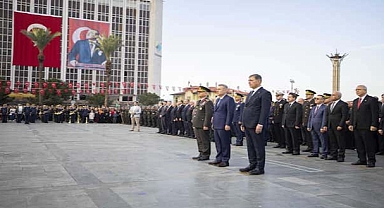 İzmir Ata’sını unutmadı