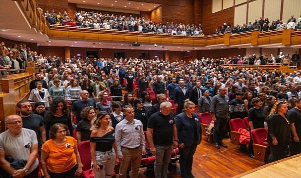 İzmir'de Ata'ya özlem notalarla yankılandı