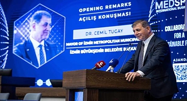 Başkan Tugay İZİKAD’ın MEDSPARC Uluslararası İş Zirvesi’ni açtı