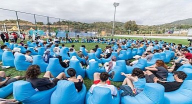 Gençlerin enerjisi İzmir’i dönüştürüyor