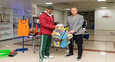 İzmir’de spor okul sıralarına taşınıyor