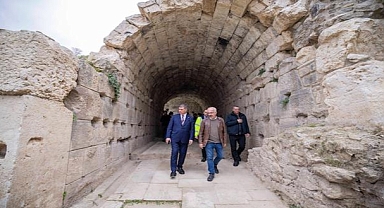 Smyrna Tiyatrosu Gün Yüzüne Çıkıyor