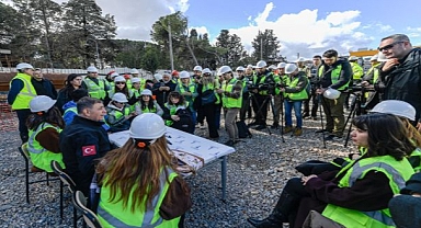 Başkan Tugay: Bekleyen altyapı kredileri İzmir’in canını yakıyor