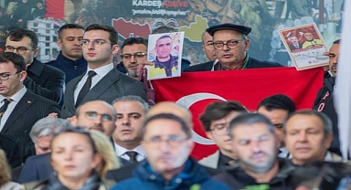 İzmir’in şehitleri Fethi Sekin ve Musa Can unutulmadı