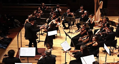 İzmir Oda Orkestrası dünyaca ünlü sanatçılarla sahne aldı