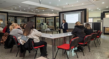 İzmirli yurttaşlar, rahim ağzı kanserine karşı bilinçleniyor