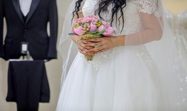 Bayraklı’da Evlenecek Çiftlere Anlamlı Destek