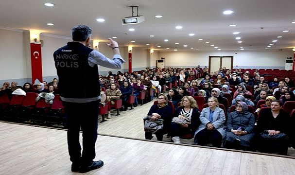 Bayraklı’da Madde Bağımlılığına Karşı Annelerle Farkındalık Eğitimi
