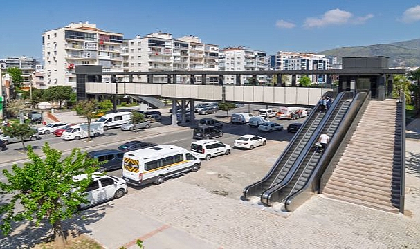 Yeni Girne Yaya Üst Geçidi hizmete açıldı