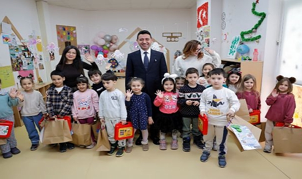 Bayraklı’da Eğitime Anaokulundan Üniversiteye Kadar Destek