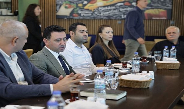 Bayraklı Belediyesinden amatör spor kulüplerine 3 milyon liralık destek